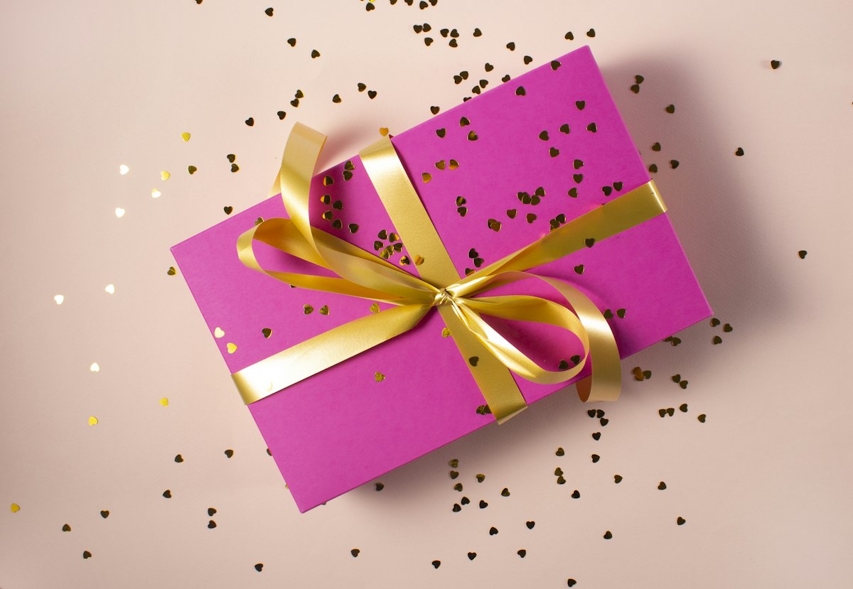 Caja de regalo Casa Milli con listón